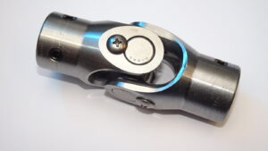 Ohjausakselin nivel D-akseli + D-akseli